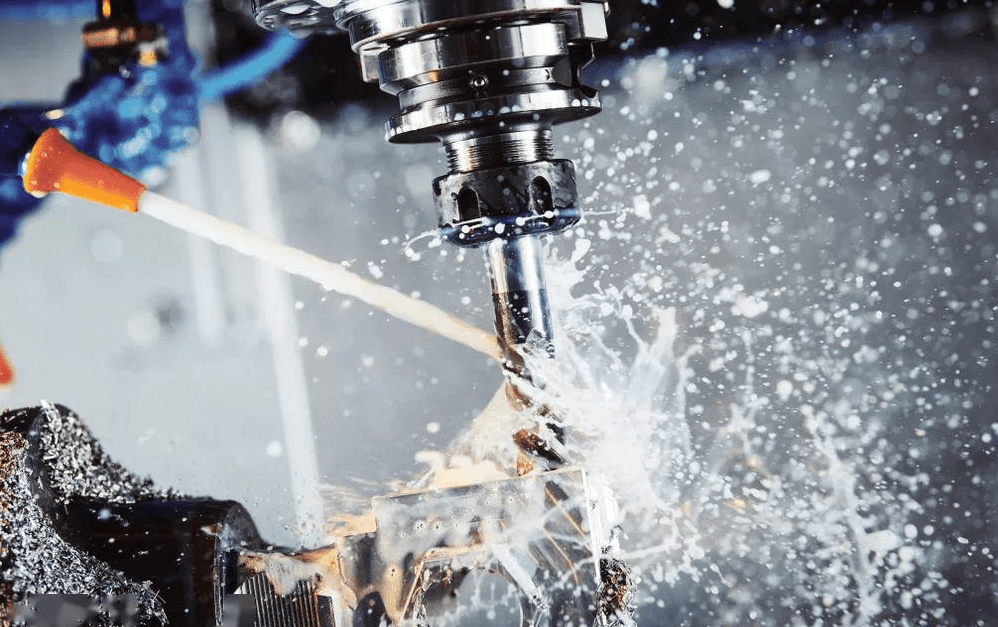 （圖：工業清洗現場泡沫）